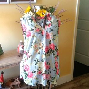 Floral Sleeveless V-Neck Women’s Top - Light Blue & Pink